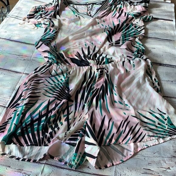 PROJECT RUNWAY TROPICAL SHORTS ROMPER - Picture 1 of 9